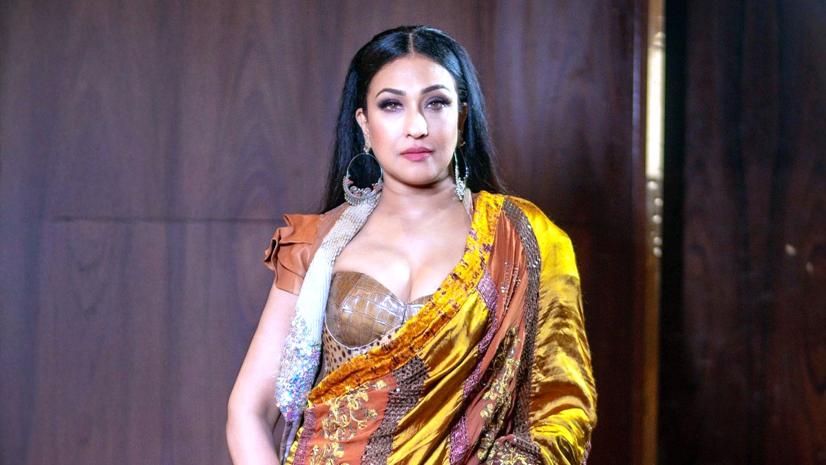 এখনও অ্যাওয়ার্ড না পেলে বাড়ি ফিরে কেঁদে ফেলি : ঋতুপর্ণা